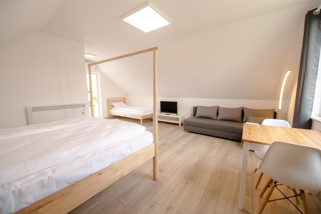 Pixel Guesthouse Tirgu Secuiesc Exterior photo
