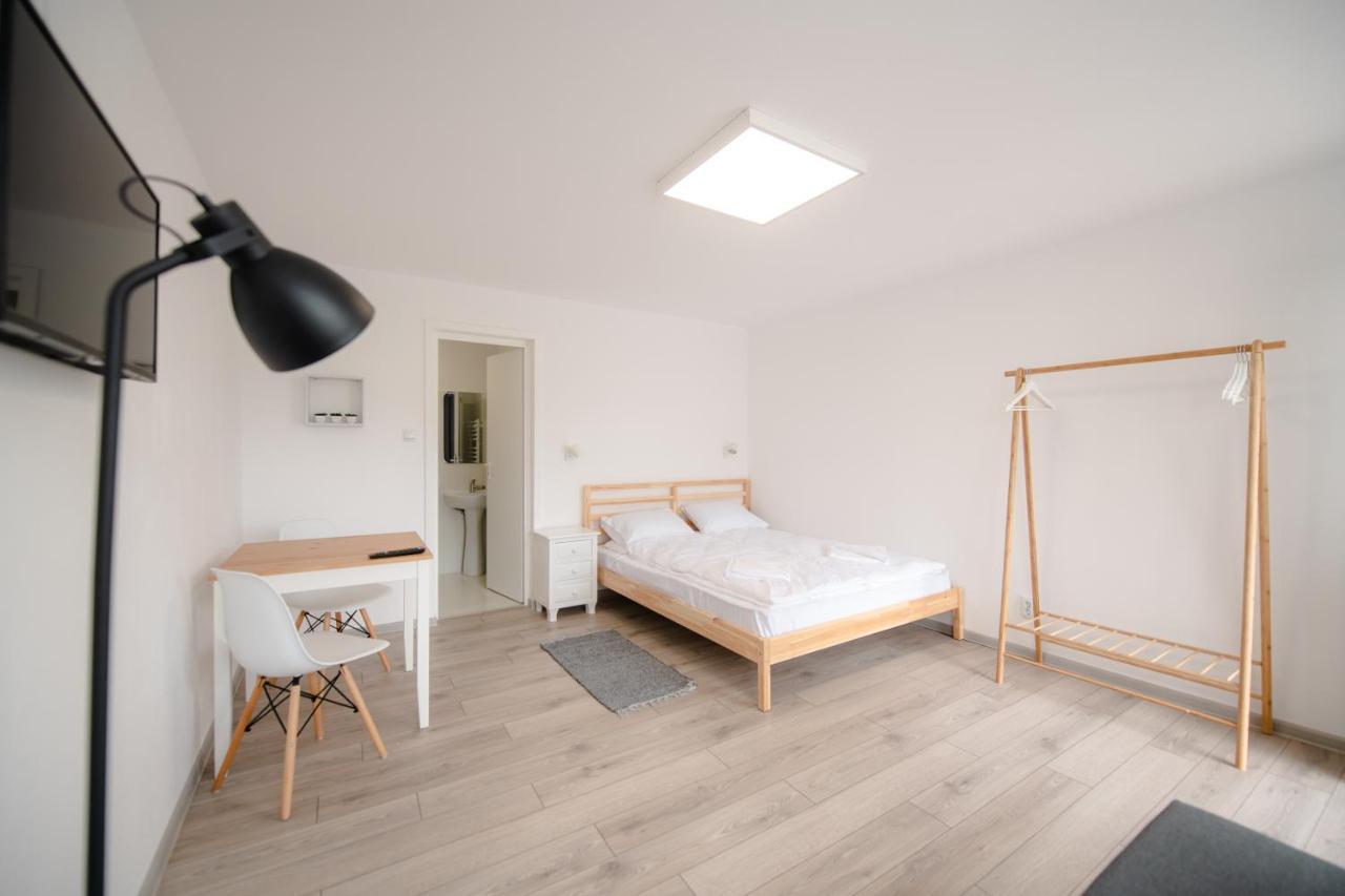 Pixel Guesthouse Tirgu Secuiesc Exterior photo
