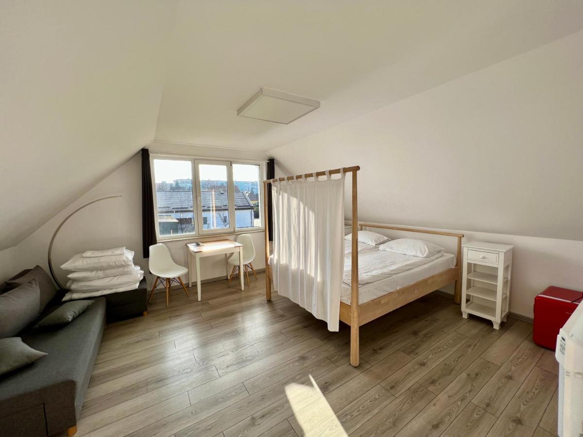 Pixel Guesthouse Tirgu Secuiesc Exterior photo